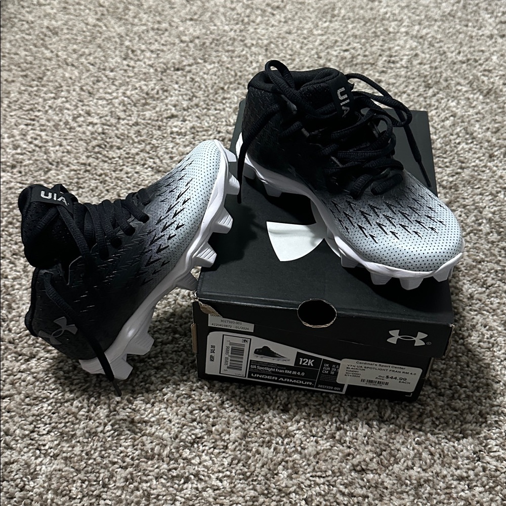 NWT Under Armour Black and White Gradient Cleats
